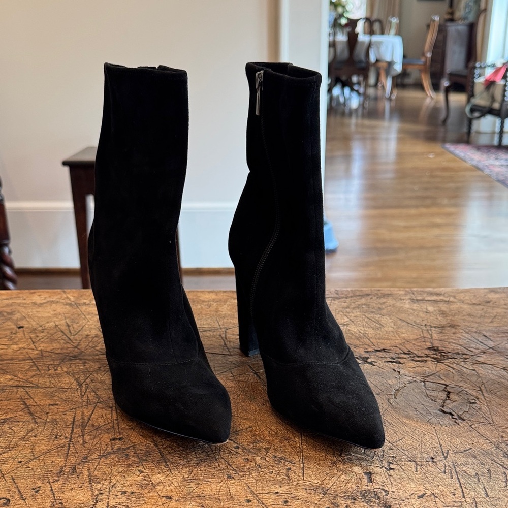 Pelle Moda suede ankle boots